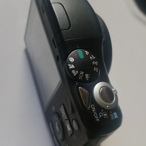 Canon PowerShot SX130, 12 Times Optical Zoom - Picture 7 of 8